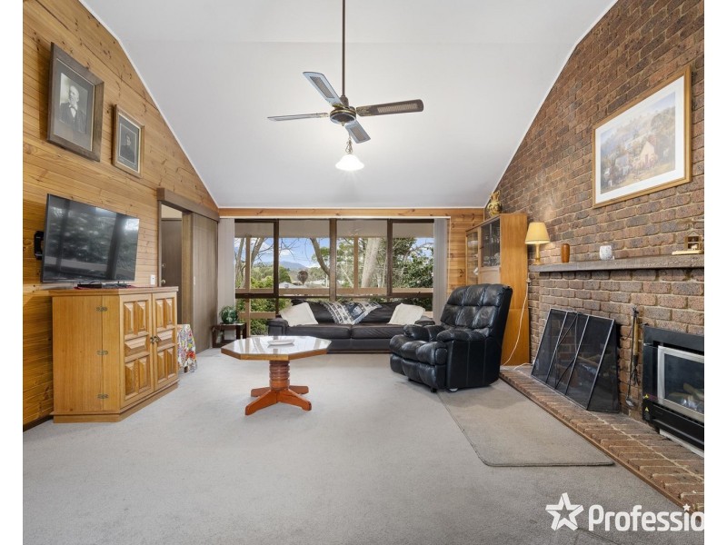 50 Railway Road, Seville VIC 3139