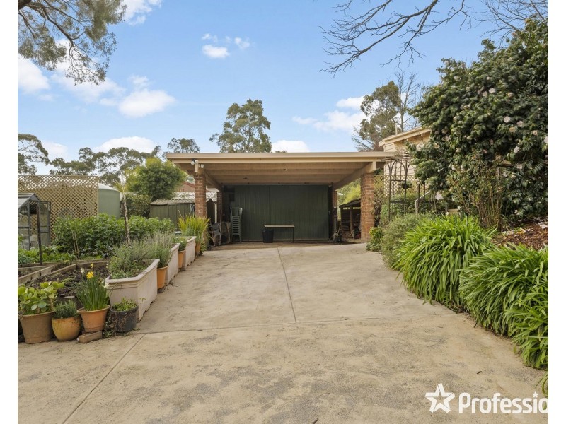 50 Railway Road, Seville VIC 3139