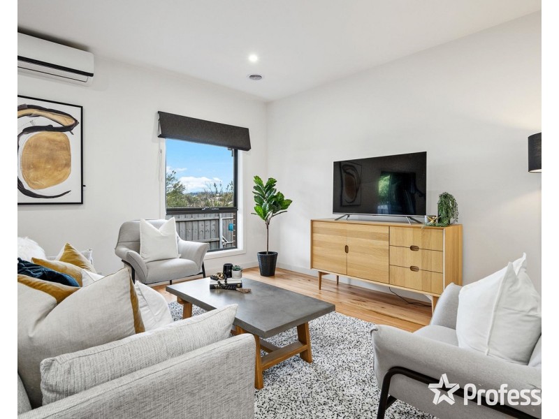 2/77 Cambridge Road, Mooroolbark VIC 3138