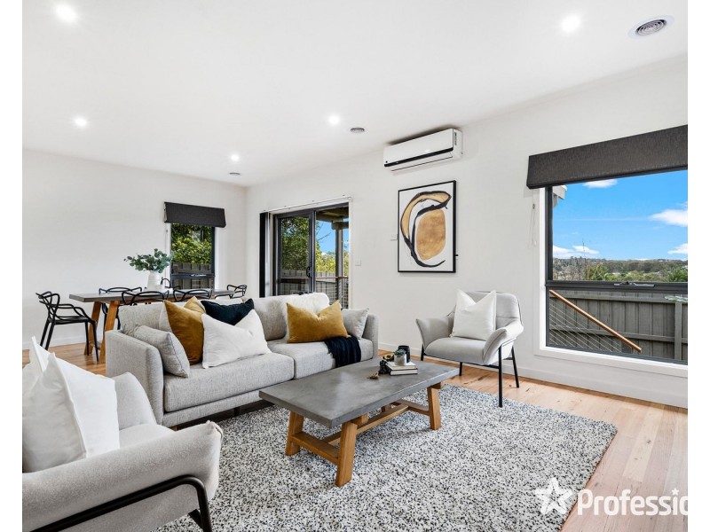 2/77 Cambridge Road, Mooroolbark VIC 3138