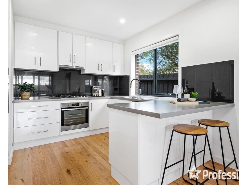 2/77 Cambridge Road, Mooroolbark VIC 3138