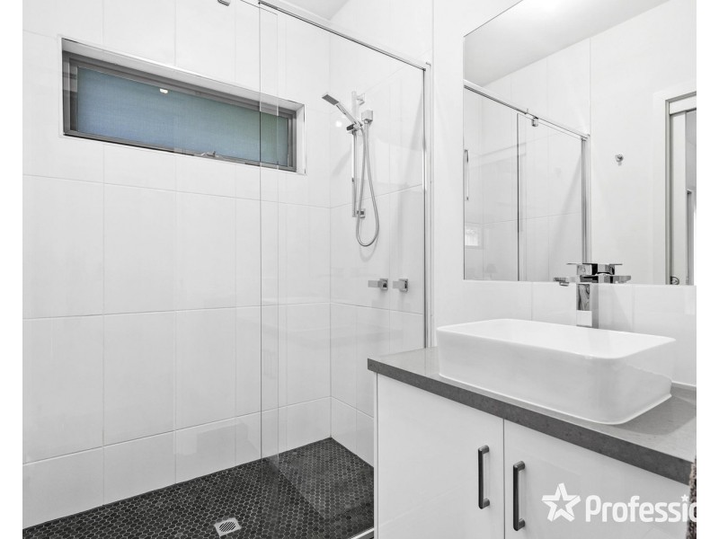 2/77 Cambridge Road, Mooroolbark VIC 3138