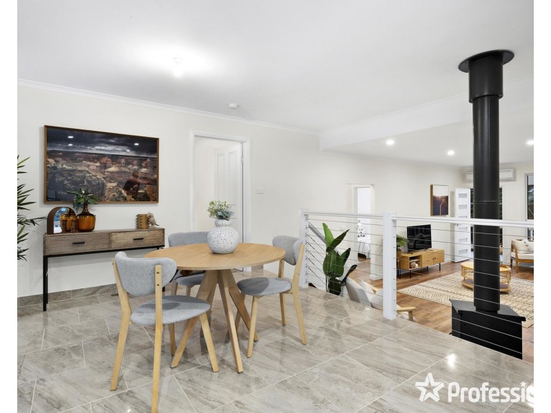 16 Bridgewater Road, Seville East VIC 3139