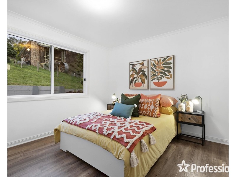 16 Bridgewater Road, Seville East VIC 3139