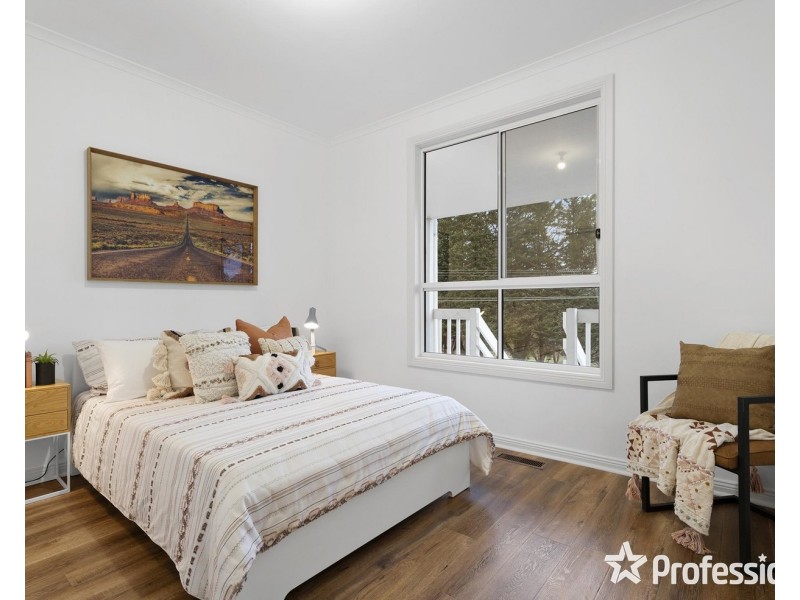 16 Bridgewater Road, Seville East VIC 3139