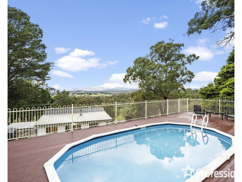 16 Bridgewater Road, Seville East VIC 3139