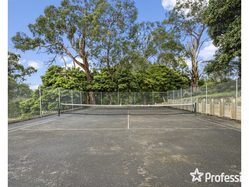16 Bridgewater Road, Seville East VIC 3139