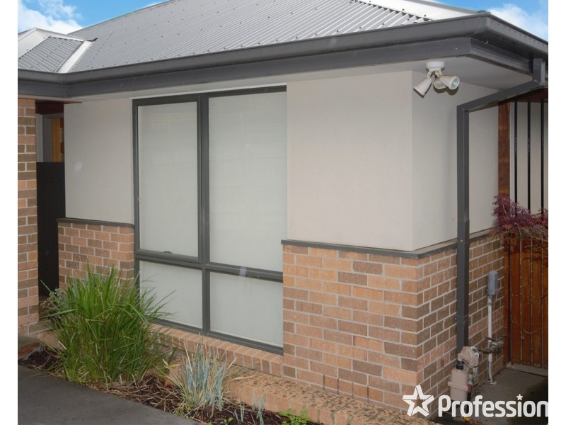 2/6 Bridges Avenue, Mooroolbark VIC 3138