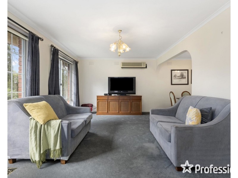 15 Tatiara Avenue, Croydon North VIC 3136