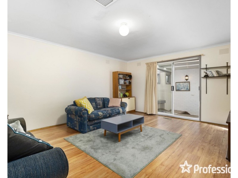 15 Tatiara Avenue, Croydon North VIC 3136