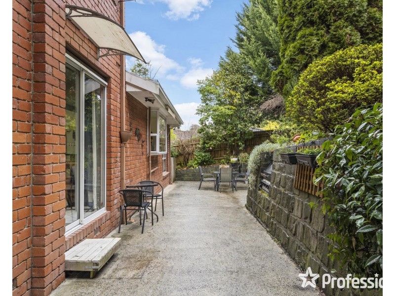 15 Tatiara Avenue, Croydon North VIC 3136