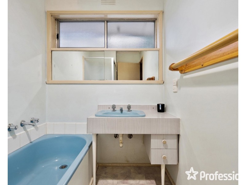 21 Wandana Crescent, Mooroolbark VIC 3138