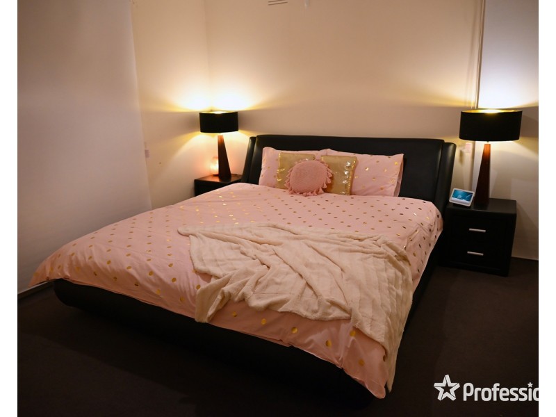 48 Bimbadeen Drive, Mooroolbark VIC 3138