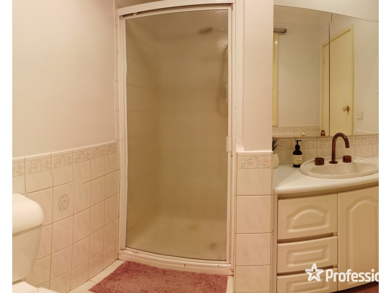 48 Bimbadeen Drive, Mooroolbark VIC 3138