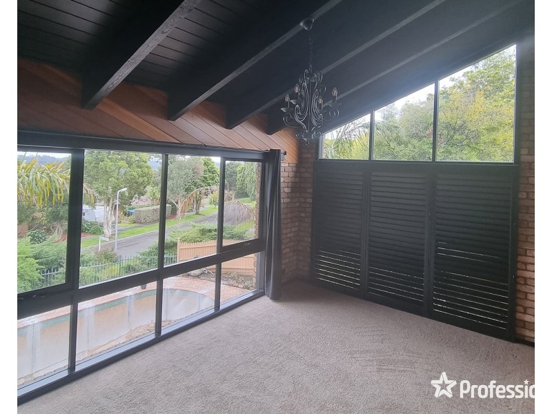 11 Chinook Crescent, Mooroolbark VIC 3138