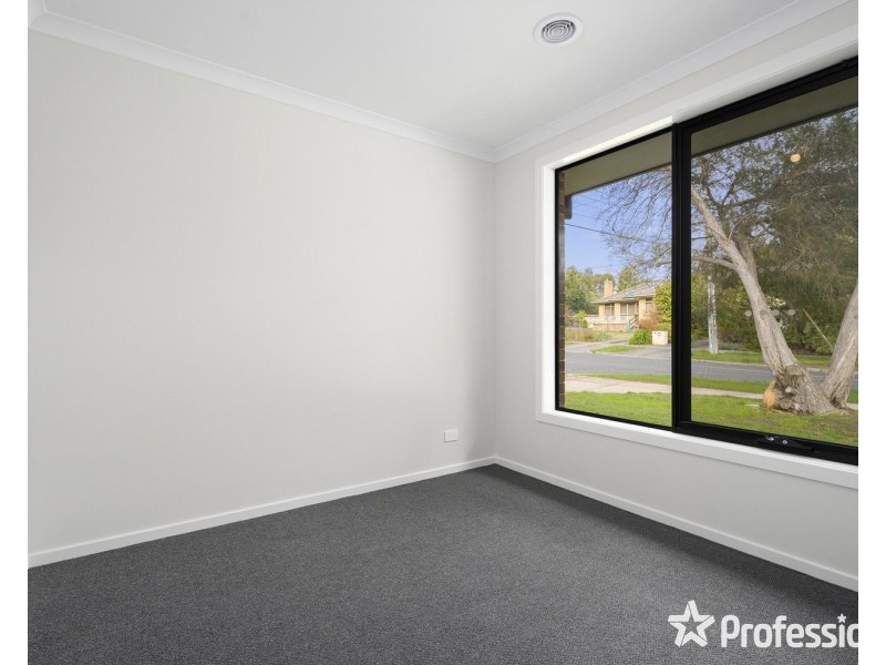 70 Mount View Parade, Croydon VIC 3136