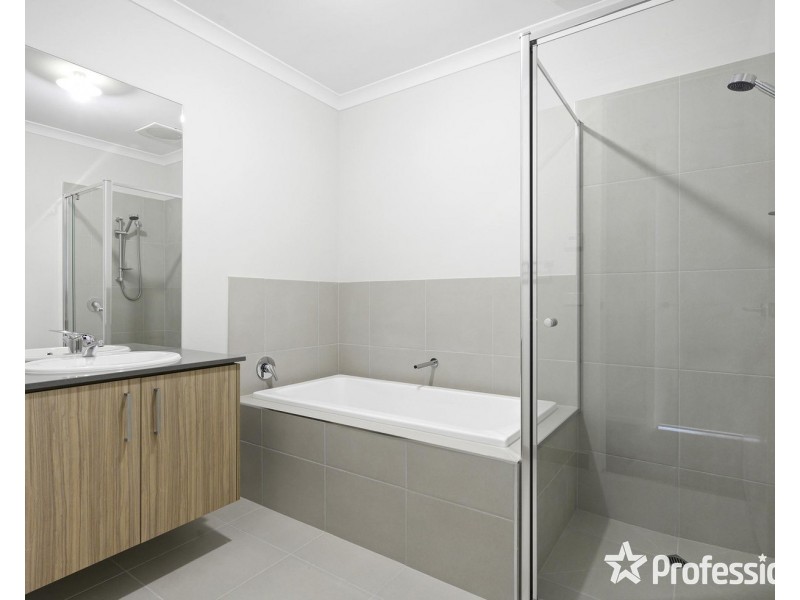 70 Mount View Parade, Croydon VIC 3136