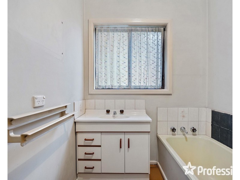 196 Lincoln Road, Croydon VIC 3136