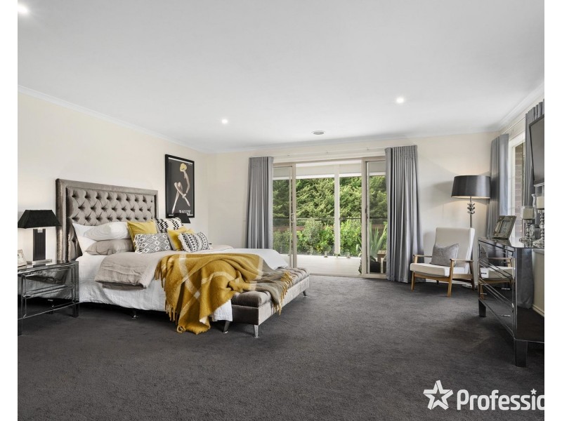 11 Whernside Court, Mooroolbark VIC 3138