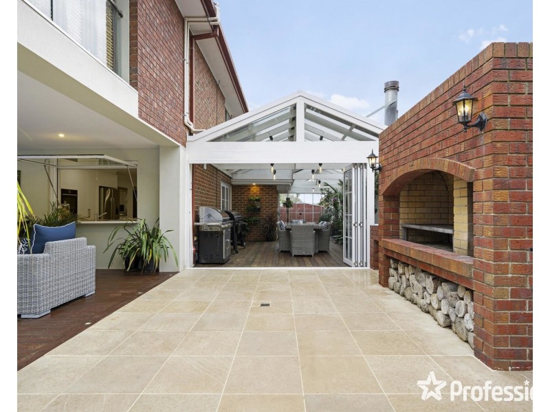 11 Whernside Court, Mooroolbark VIC 3138
