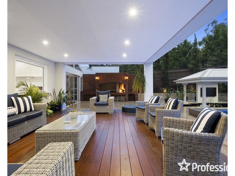 11 Whernside Court, Mooroolbark VIC 3138