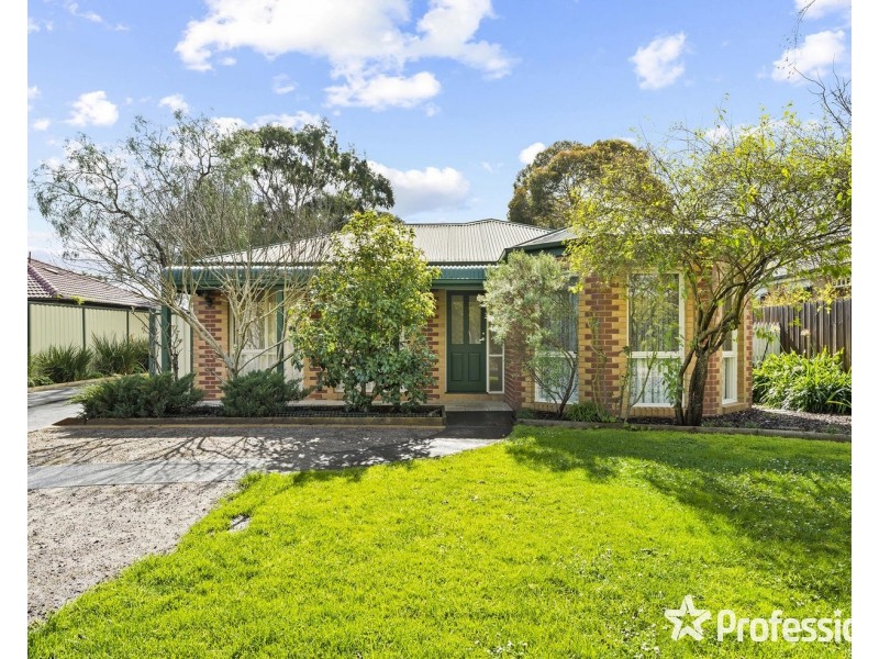 15 Collier Road, Kilsyth VIC 3137