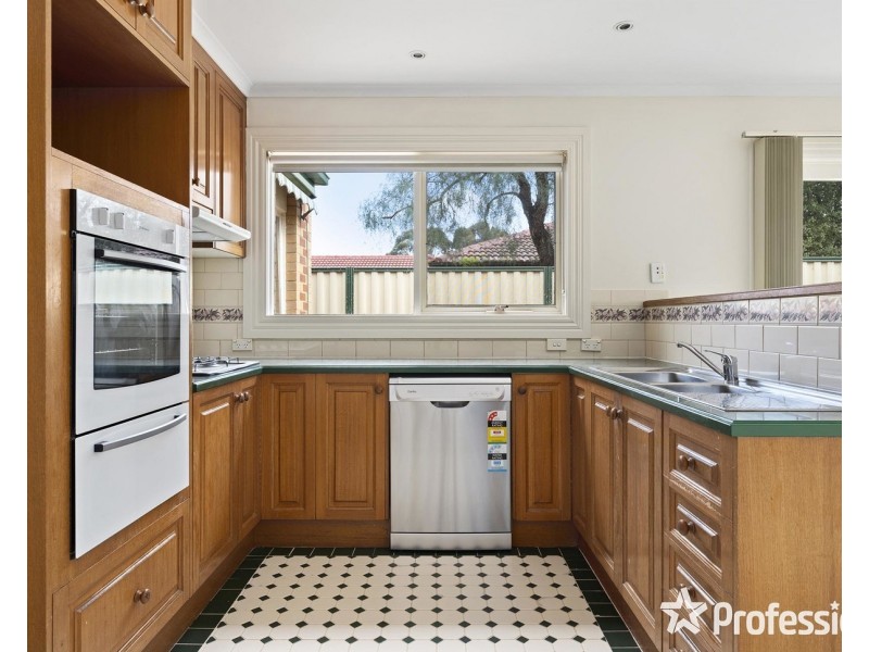 15 Collier Road, Kilsyth VIC 3137