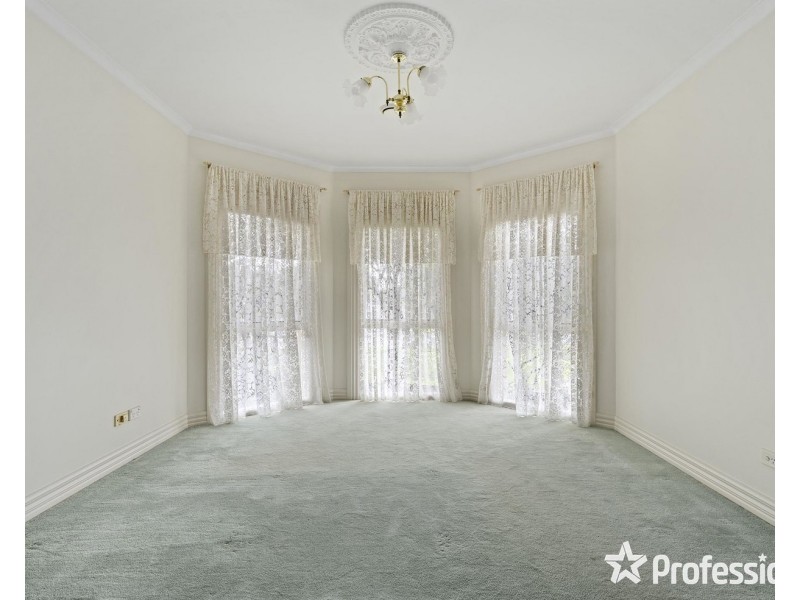 15 Collier Road, Kilsyth VIC 3137