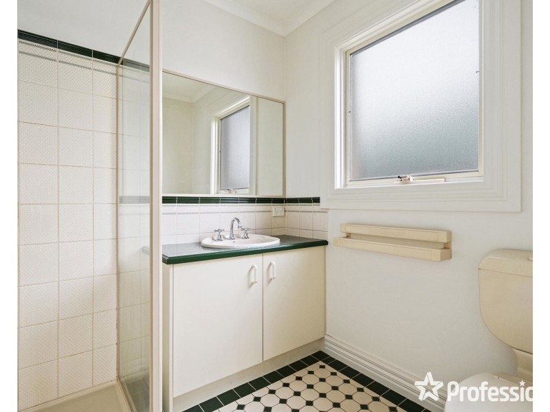 15 Collier Road, Kilsyth VIC 3137