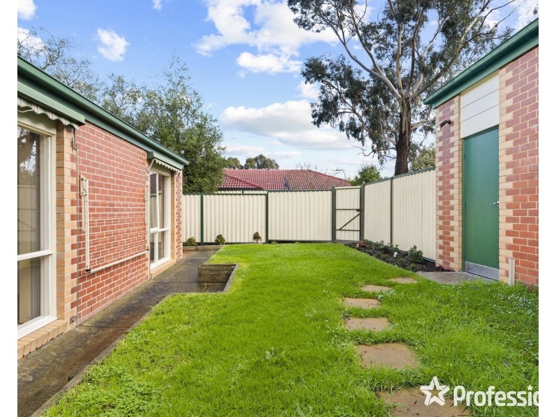 15 Collier Road, Kilsyth VIC 3137