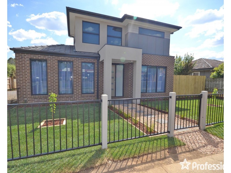 23 Manchester Road, Mooroolbark VIC 3138