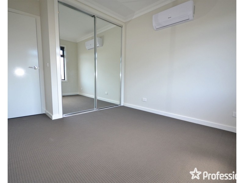 23 Manchester Road, Mooroolbark VIC 3138
