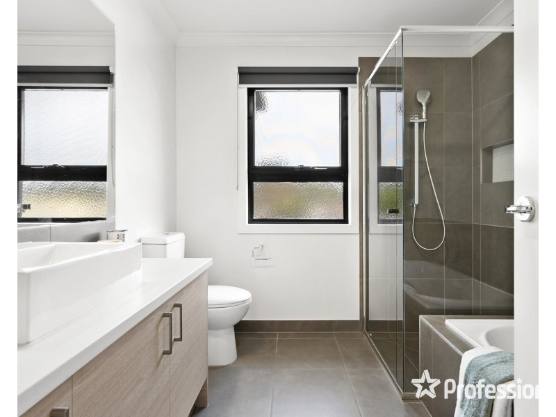 3/27 Diane Crescent, Mooroolbark VIC 3138
