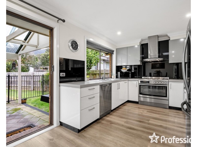 2 Swansea Road, Montrose VIC 3765