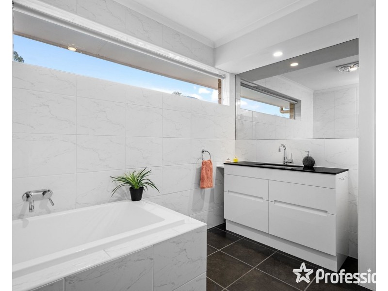 2 Swansea Road, Montrose VIC 3765