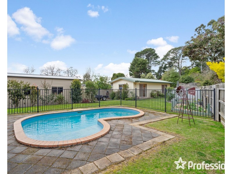 2 Swansea Road, Montrose VIC 3765