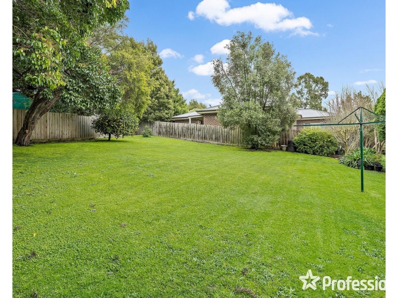 27 Chirnside Drive, Chirnside Park VIC 3116