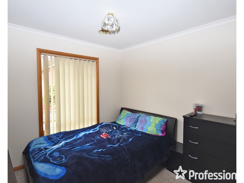 8/12 Mountain View Road, Kilsyth VIC 3137