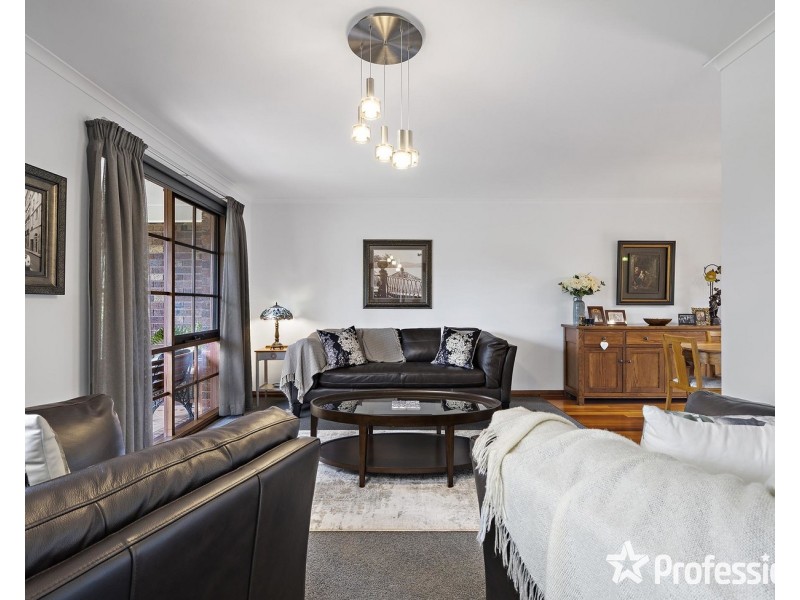 32 Country Club Drive, Chirnside Park VIC 3116