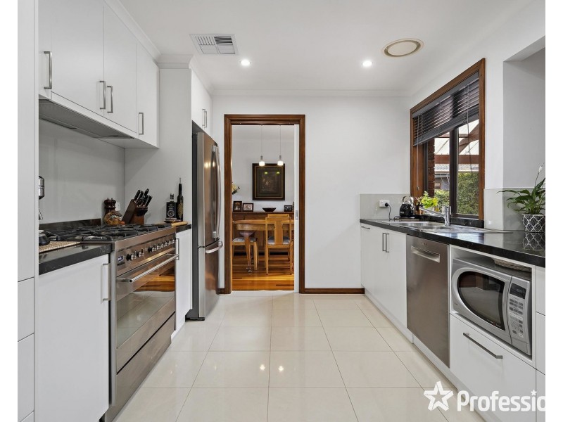 32 Country Club Drive, Chirnside Park VIC 3116