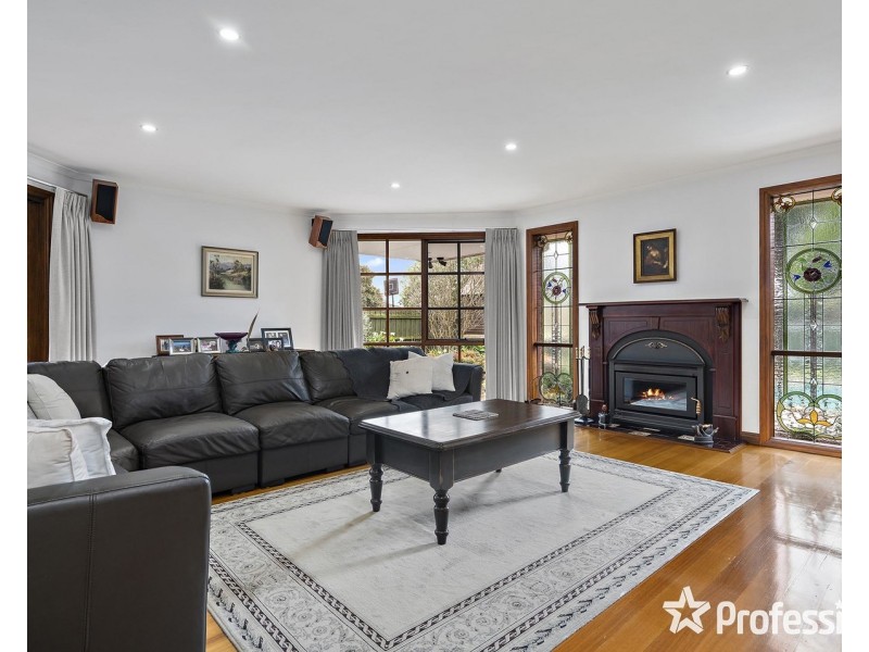 32 Country Club Drive, Chirnside Park VIC 3116