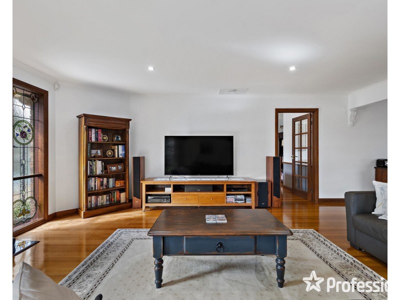 32 Country Club Drive, Chirnside Park VIC 3116