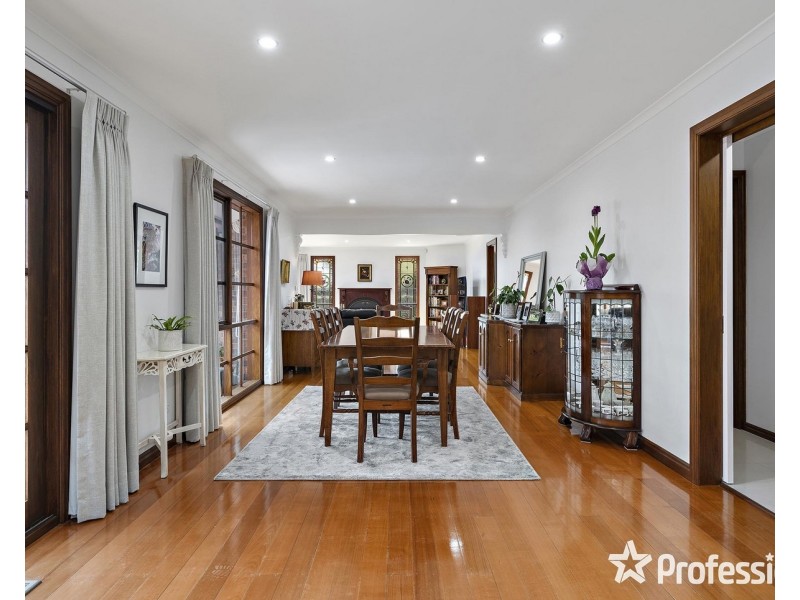 32 Country Club Drive, Chirnside Park VIC 3116