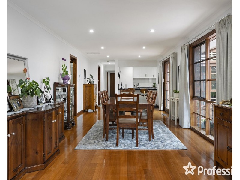 32 Country Club Drive, Chirnside Park VIC 3116