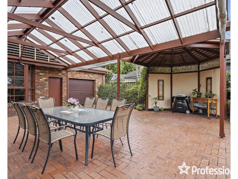 32 Country Club Drive, Chirnside Park VIC 3116