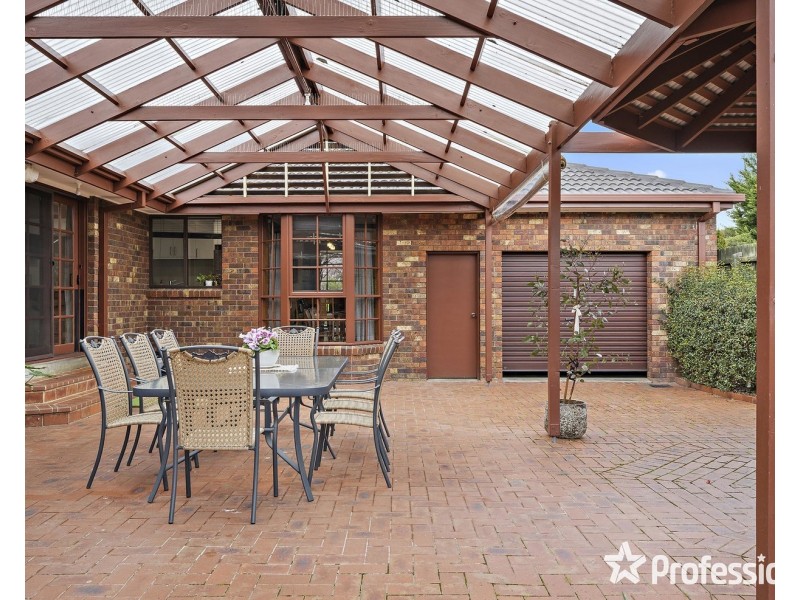 32 Country Club Drive, Chirnside Park VIC 3116
