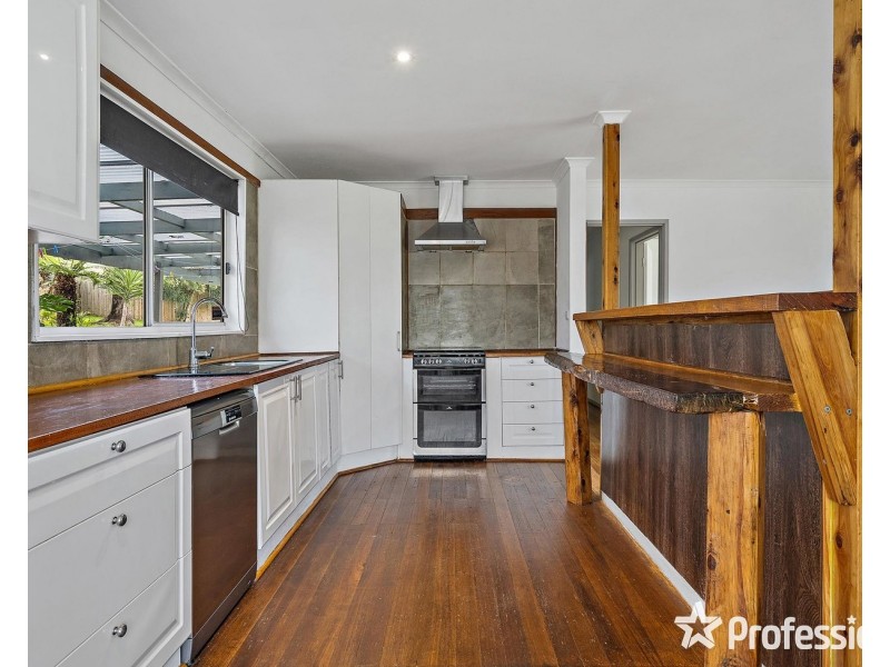 9 Coolabah Street, Mooroolbark VIC 3138