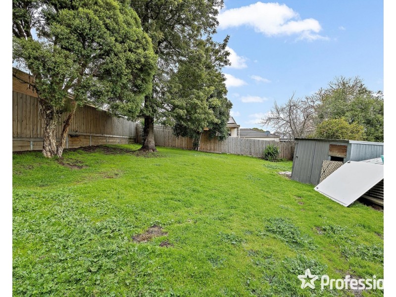 9 Coolabah Street, Mooroolbark VIC 3138