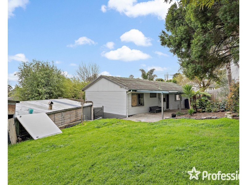 9 Coolabah Street, Mooroolbark VIC 3138