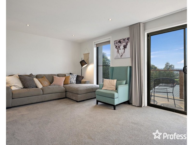 186 Hayrick Lane, Mooroolbark VIC 3138